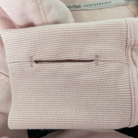 Calvin Klein Sweatshirt - Picture 7 of 7